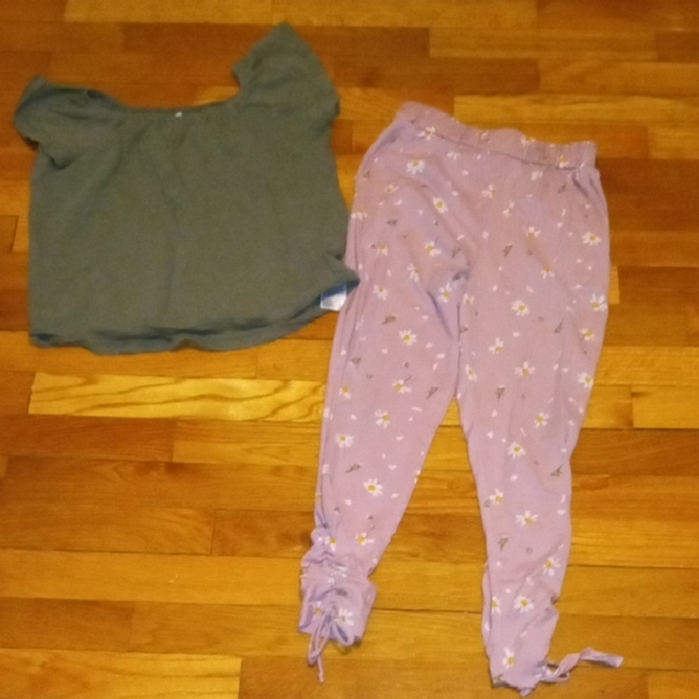 Two-Piece Set: Olive Green Top and Pink Floral Pants girl Med 7/8
